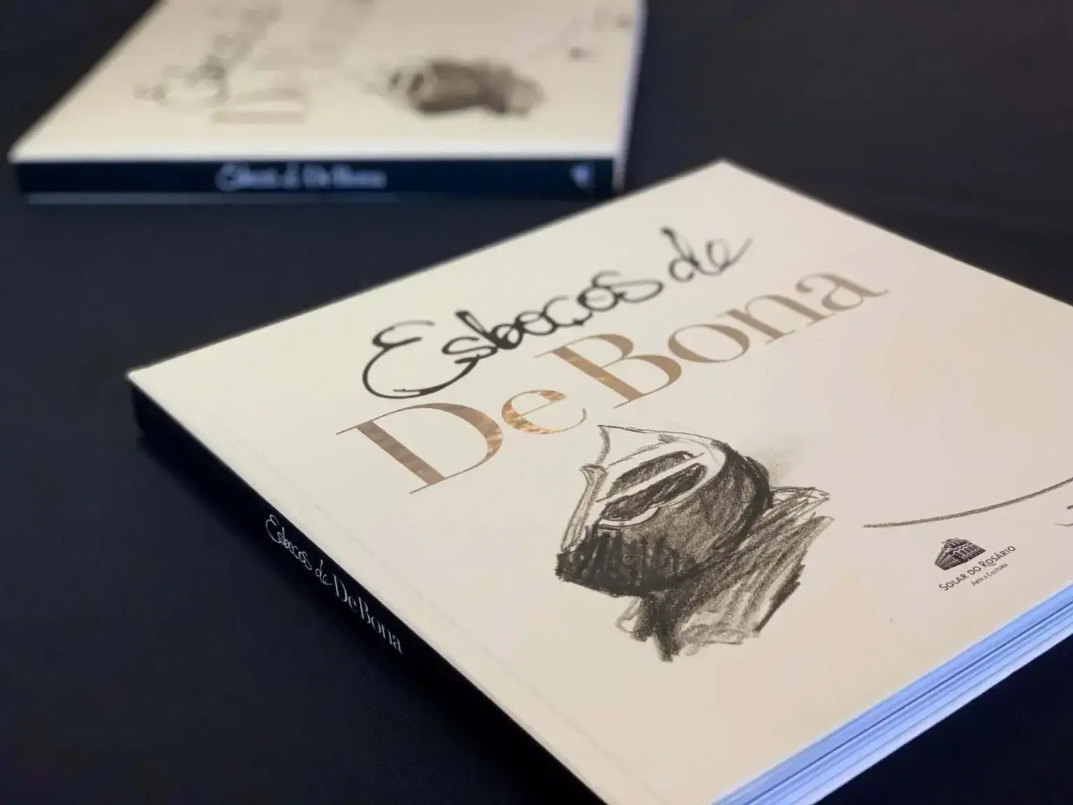 Projeto de Design Editorial e Gráfico: Livro de Arte Esboços de Debona